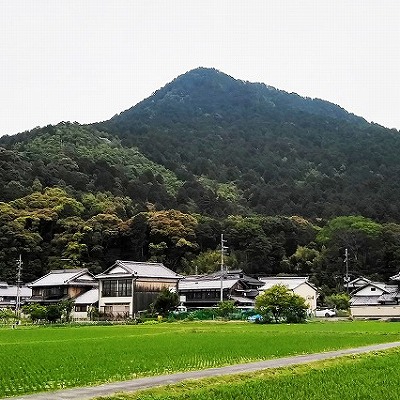 三上山：駐車場や入山料は？ 山頂への行き方は？