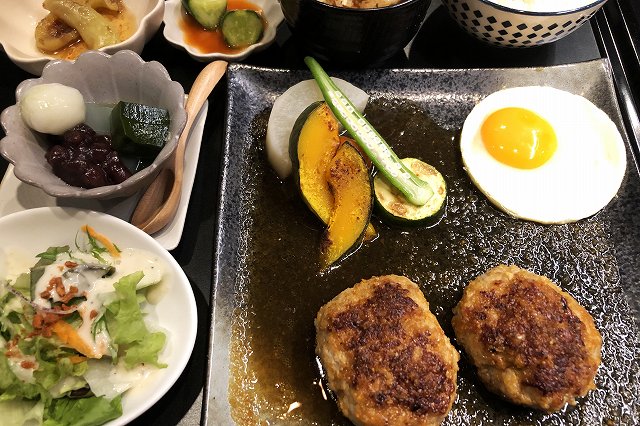 ハンバーグと伊賀牛丼の五右衛門